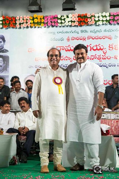 Allu-Ramalingaiah-Award-to-Paruchuri-Brothers